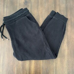 GAP women’s  Black jogger Sweatpants large